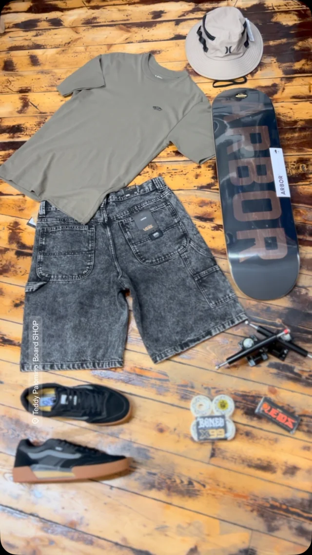 Set up: Vans + Arbor + Hurley + Ace + Bones + Reds .
Spot: #teddypalomino #skateshop
www.teddypalomino-shop.com